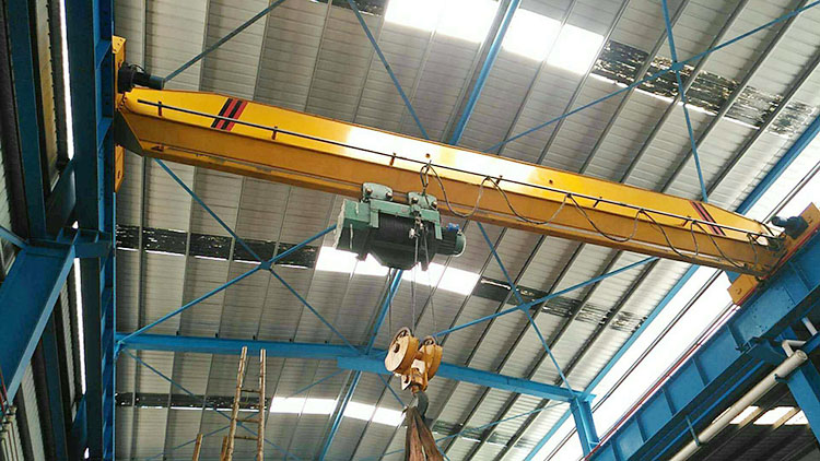 Single beam bridge crane