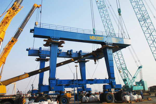 Travel Lift Crane