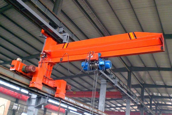 Wall travelling jib crane